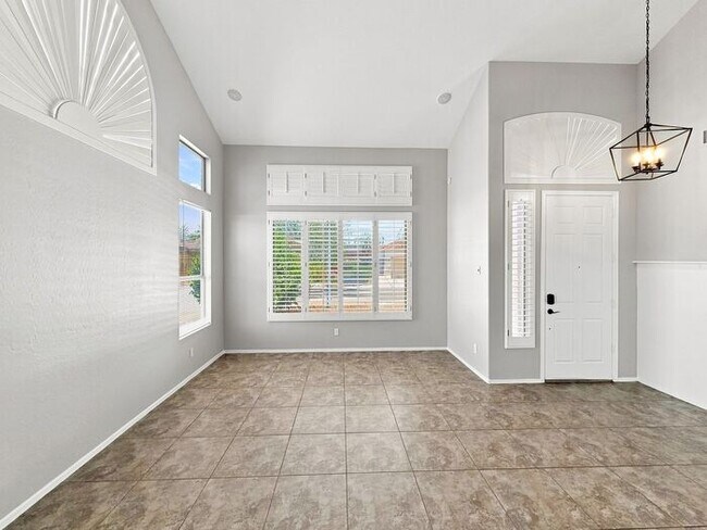 Building Photo - Spacious Chandler Home with RV Gate & 3-Car Garage!