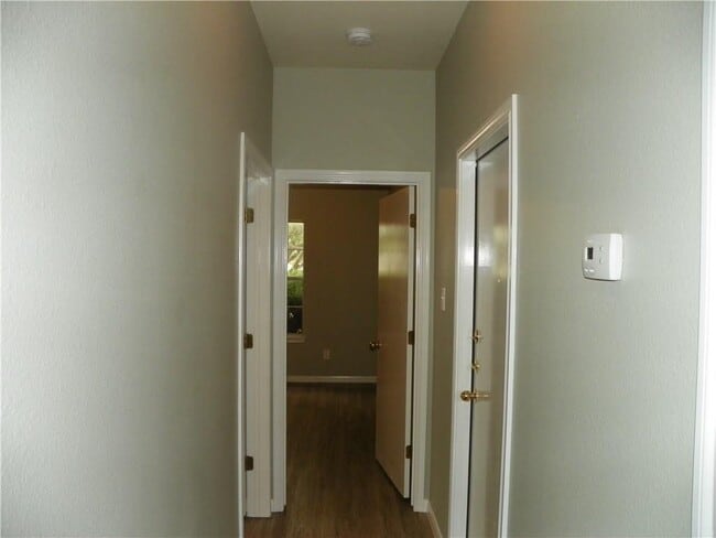 Building Photo - 135 Marvin Cove