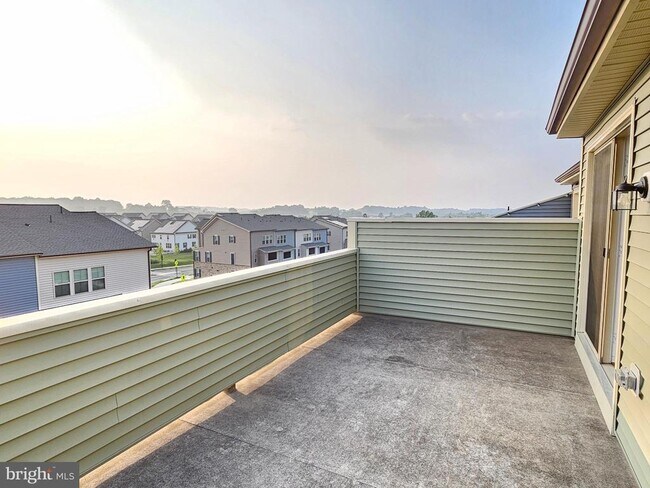 Building Photo - 8650 Satinwood Dr