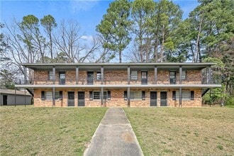 Building Photo - 4112 S Dowfield Dr