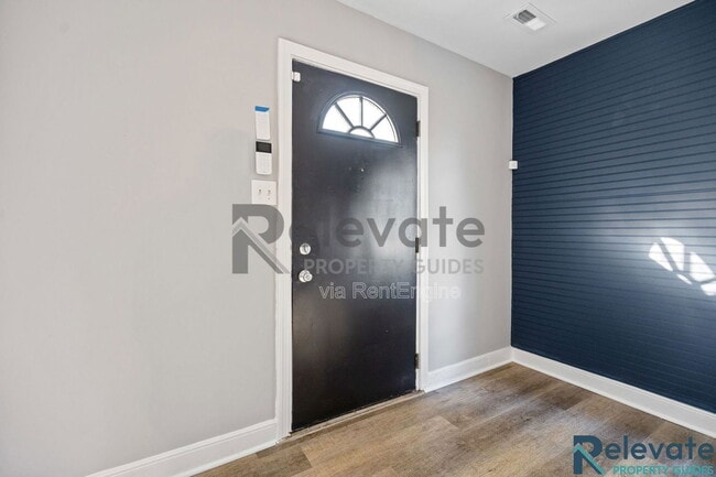 Building Photo - 4005 Peregrine Rd