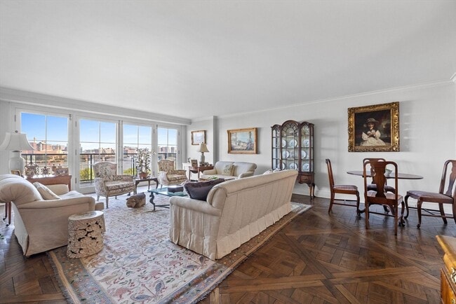 Building Photo - 180 Beacon St