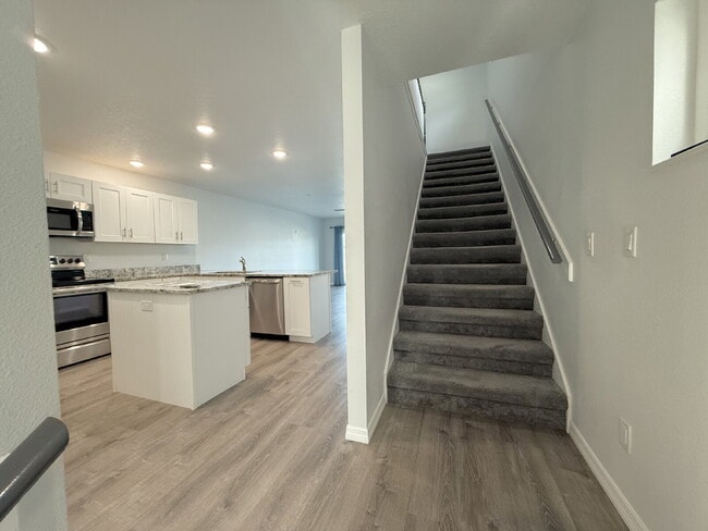 Building Photo - Waterfront 3 bedroom townhome with dock!