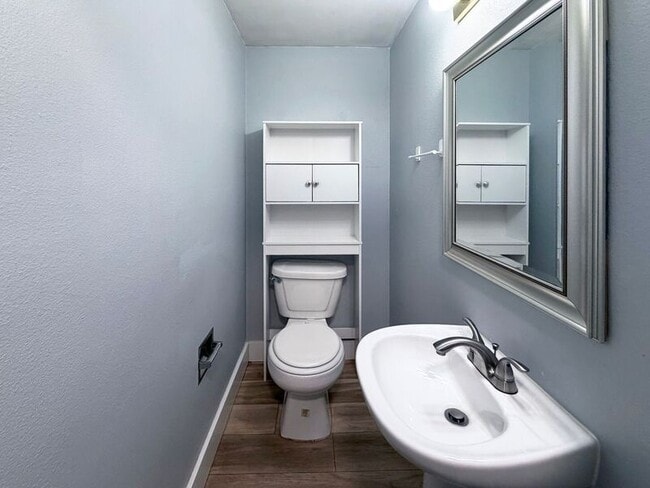 Building Photo - 525 Cinderella Loop