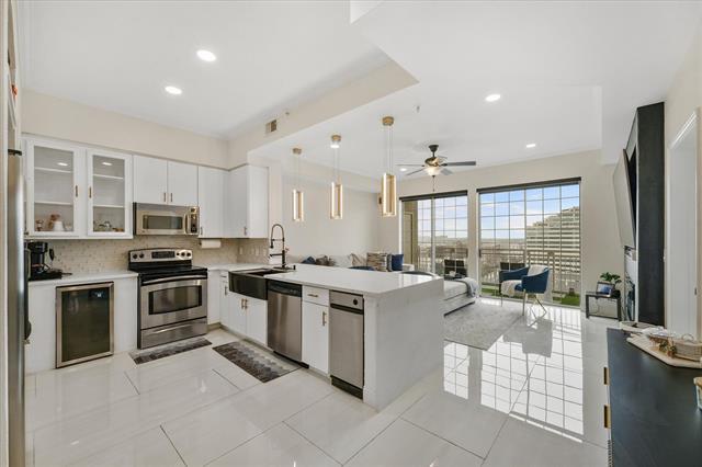 Primary Photo - 3225 Turtle Creek Blvd Blvd