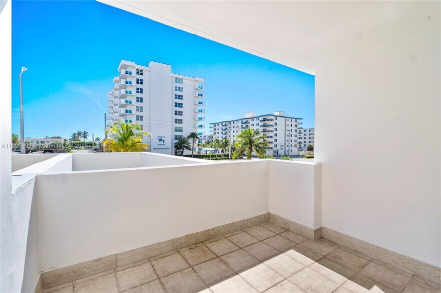 Building Photo - 1410 S Ocean Dr