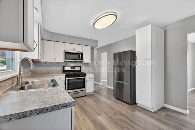 Building Photo - 9625 Theodosia Ave