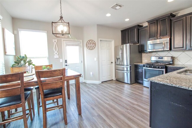 Building Photo - 5954 Heron Dr