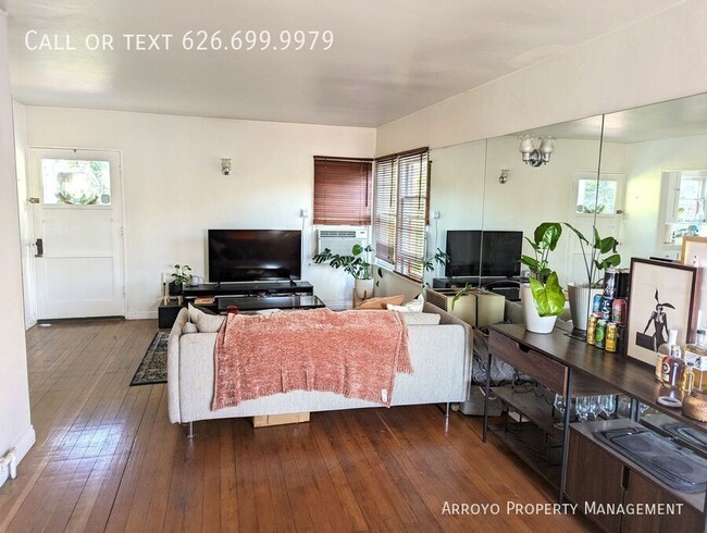 Building Photo - 207 1/2 S Primrose Ave.-