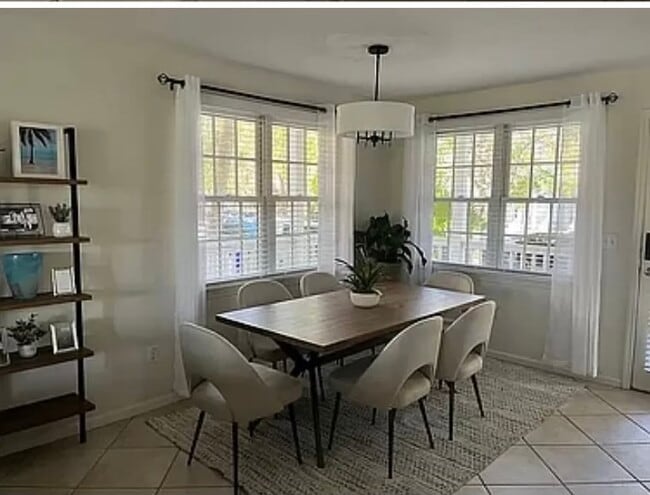 Building Photo - 56 Golf Club Dr