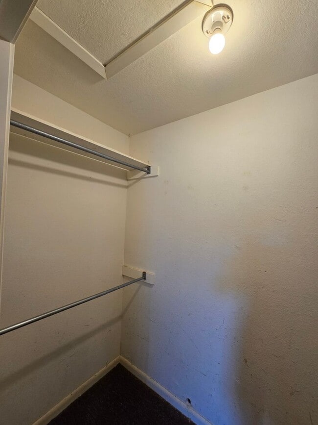 Building Photo - 1 Bed/ 1 Bath Duplex in Desha