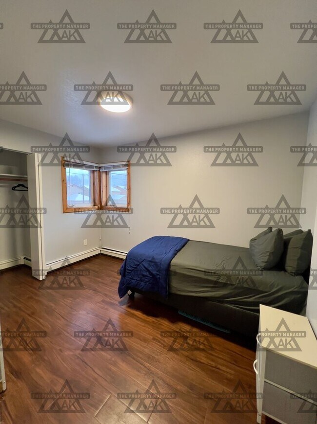 Building Photo - 28th Ave 1215-