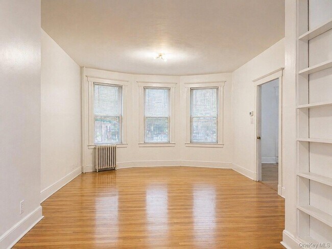 Building Photo - 14717 15th Avenue Unit 1FL