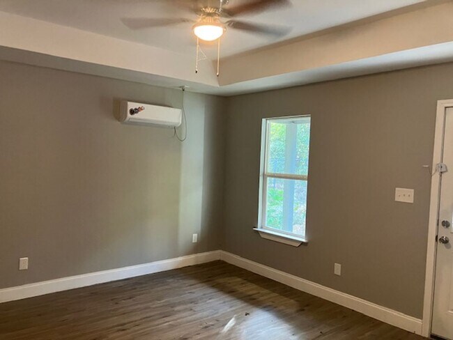 Building Photo - 16570 Moonlight Dr