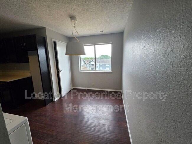 Building Photo - 505 Colorado St