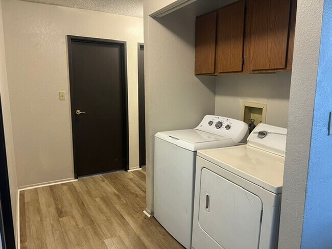 Building Photo - 5323 Mancos Ct