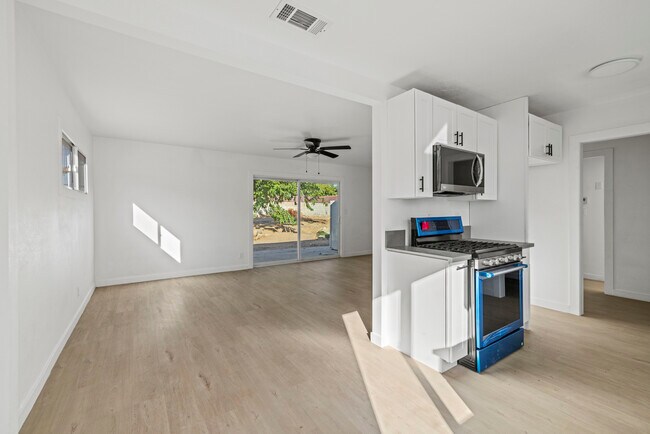Main House - 37815 Robina Ave