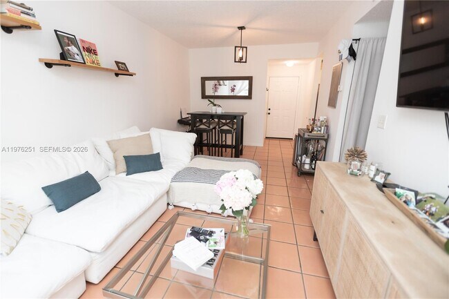 Building Photo - 3007 Bird Ave