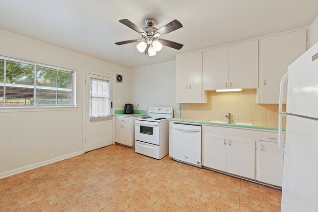 Building Photo - 417 W Gramercy Pl