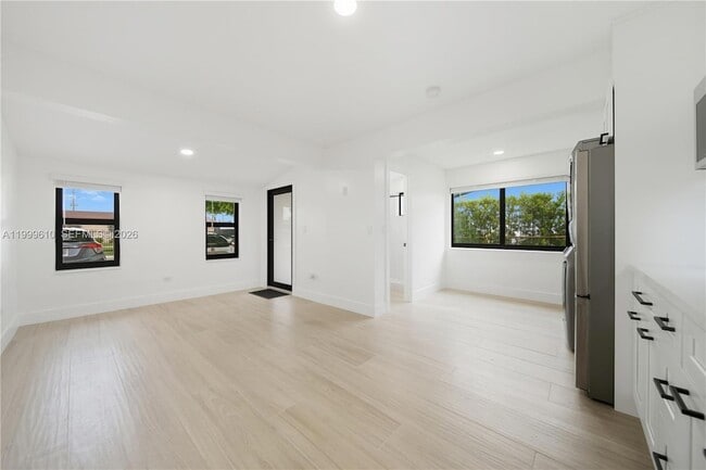 Building Photo - 3101 SW 106th Ave