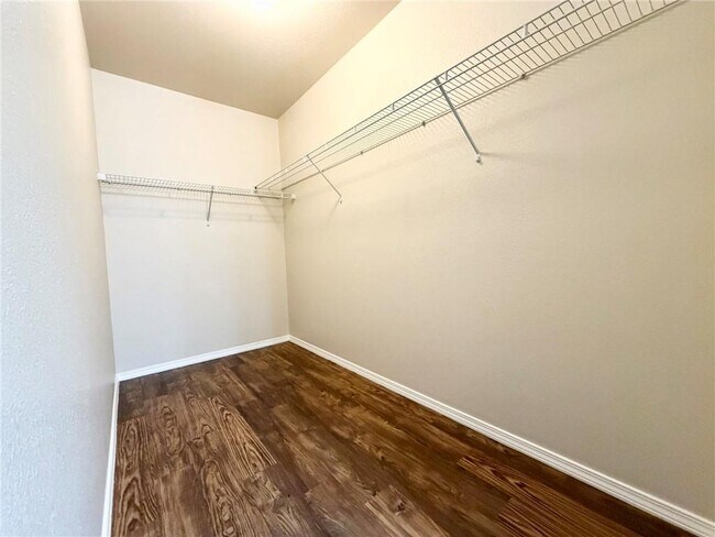 Building Photo - 610 Saddlehorn Dr