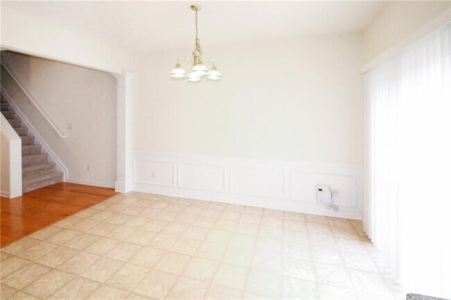 Building Photo - 3893 Grovemont Pl