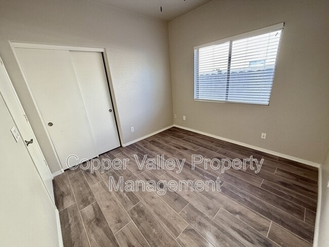 Building Photo - 4029 W Hackamore Dr