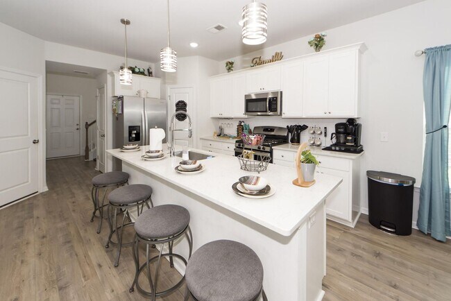 Building Photo - 4 Bedroom, 3 Bathroom home in Liberty Village - Goose Creek