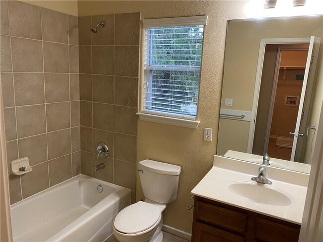 Building Photo - 2670 Crazyhorse Pass