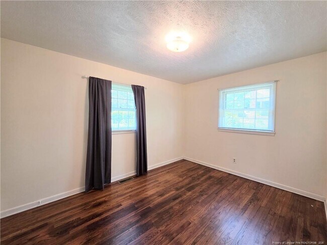 Building Photo - 5340 Docia Cir