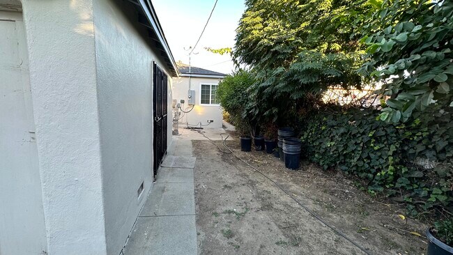 Building Photo - 1201 S Palm Ave