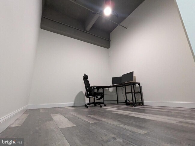 Building Photo - 511 N Broad St