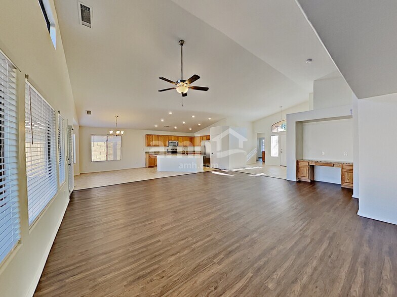 Building Photo - 1920 S 85th Ln