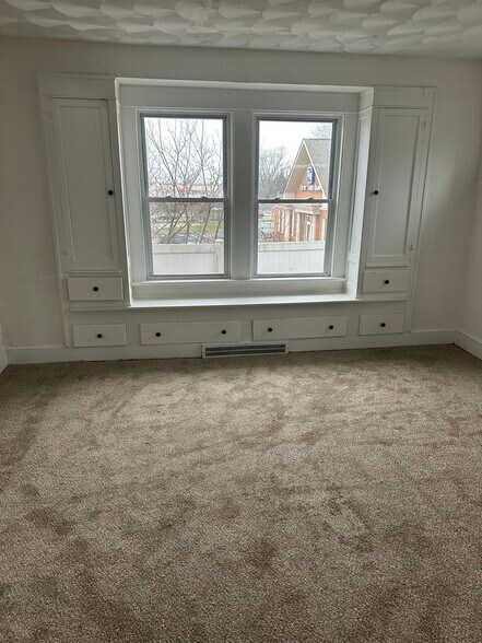 Building Photo - 16575 Libby Rd