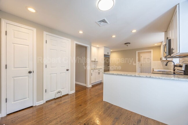 Building Photo - 101 Hungary Rd