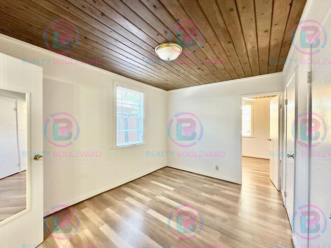 Building Photo - Charming 1-Bedroom Home in Desirable Old Southwest Reno – Lush Yard, Bonus Room & Unique Character!