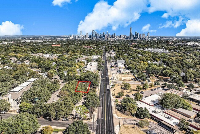 Building Photo - 3018 S 1st St