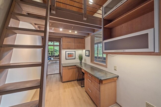 Building Photo - 3348 Old Oak Dr