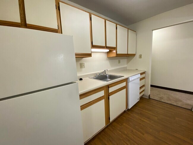 Building Photo - 131 Eastern Ave