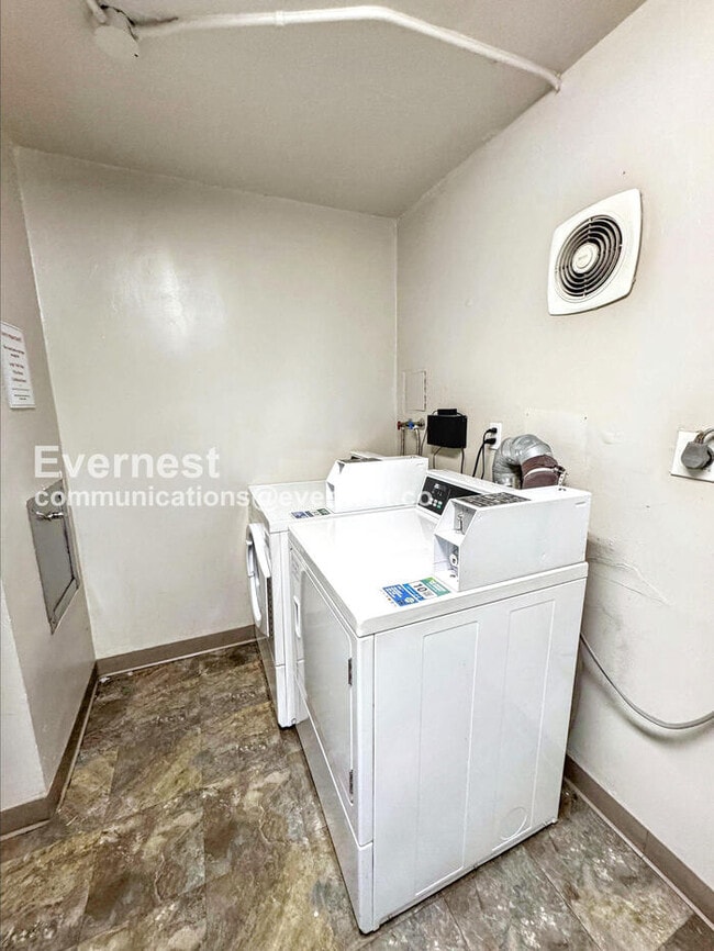 Building Photo - 2225 Buchtel Blvd S