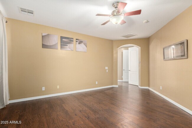 Building Photo - 6820 S 42nd Ln