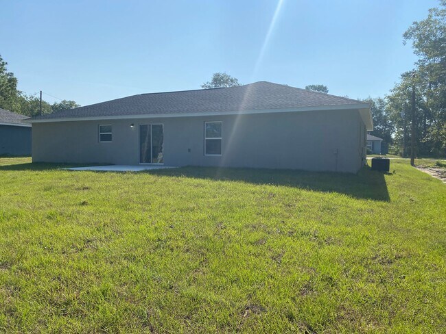 Building Photo - 52 Oak Cir