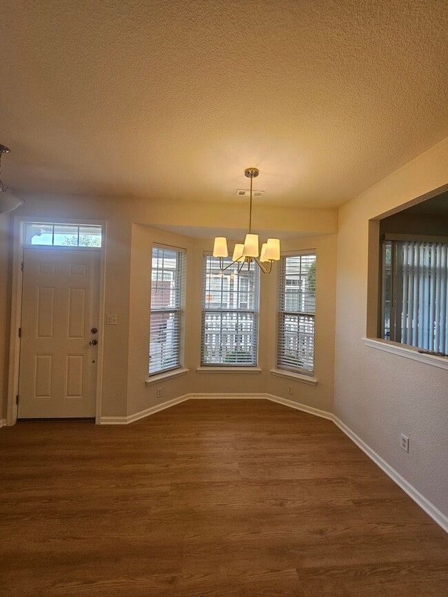 Building Photo - 604 Teton Cir