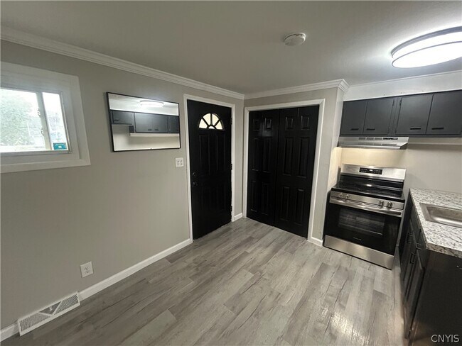 Building Photo - 273 N Collingwood Ave