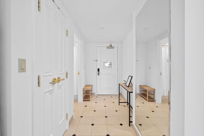 Building Photo - 848 Pacific Ave