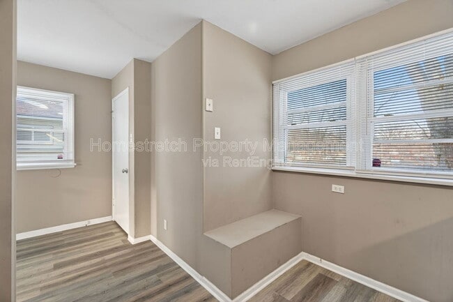 Building Photo - 9770 Scottdale Dr