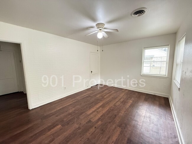 Building Photo - 981 Chatwood St