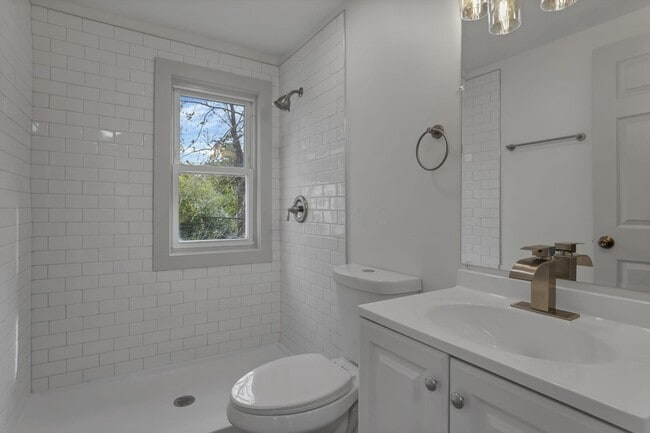 Building Photo - 2486 Findley Ave