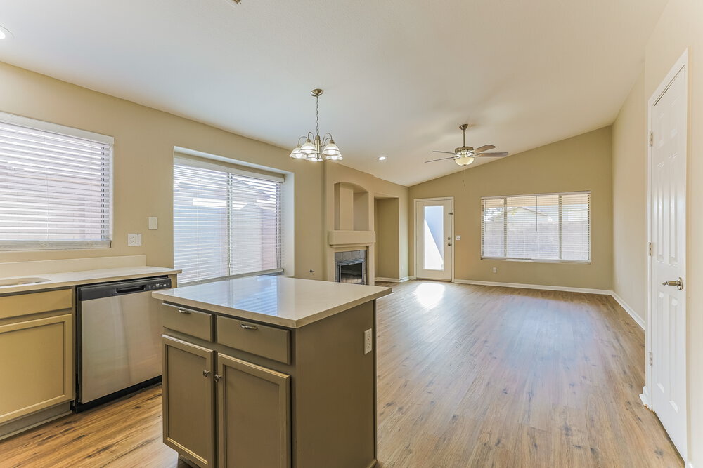 Building Photo - 3951 E Kroll Ct