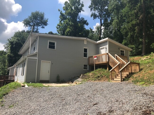 Building Photo - 8 Braddock St